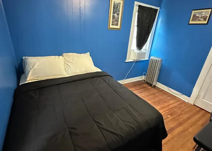 Fidelia Fuchsite Room, Queen Bed Minutes From Newark Liberty International Airport And Newark Penn Station
