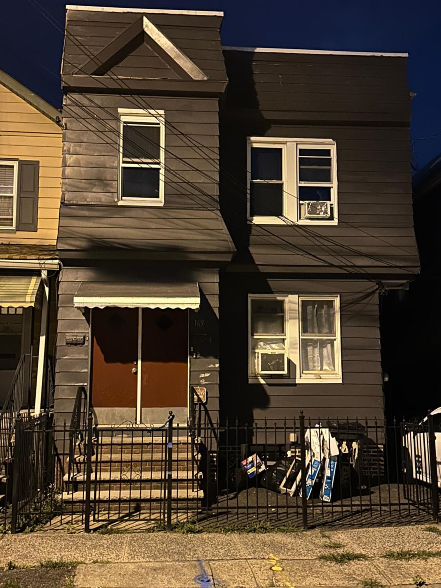 Homestay Fidelia Fuchsite Room, Queen Bed Minutes From Newark Liberty International Airport And Newark Penn Station